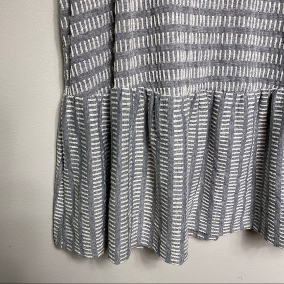 Flowy Ruffle Bottom Striped Textured Medium - Picture 4 of 6